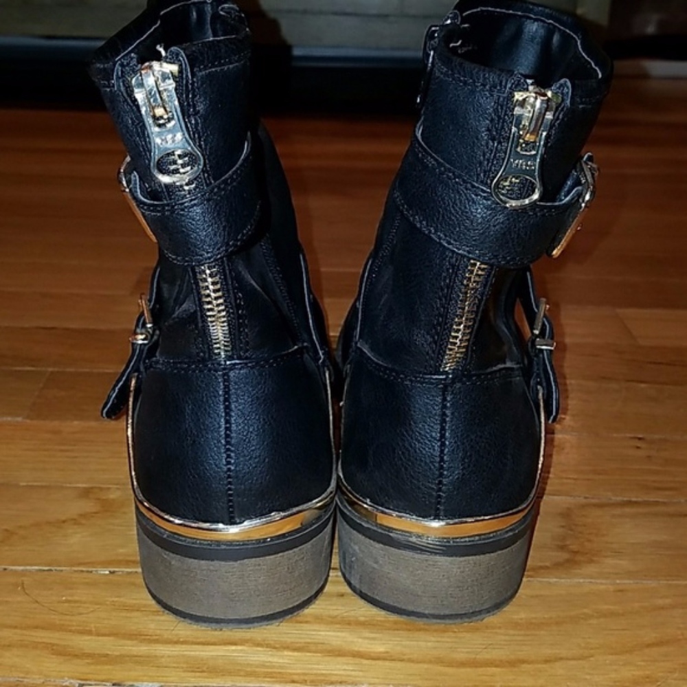 Black Flat Ankle Boots